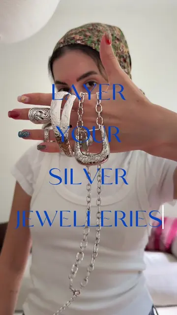 how to perfectly layer silver jewelry ✨ @en route jewelry 🌸 all items linked in