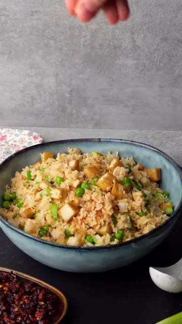 This EASY Fried Rice will save you Money 🍚 #plantbased #FoodTok  #budgetfriendl