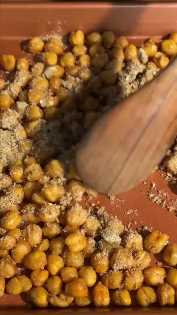 Chickpeas as a snack??? Oh yea! These crispy chickpeas are a delicious, healthy 