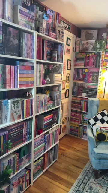 Just to fill it with books 🥰📚 #bookshelves #bookshelforganization #bookshelfde