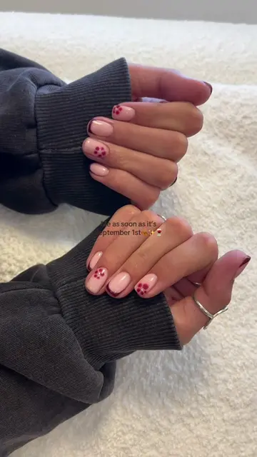 I loveeeee autumn nails🍂✨🍷 Burgandy is back 😍 @BBA Training Academy @beautyby