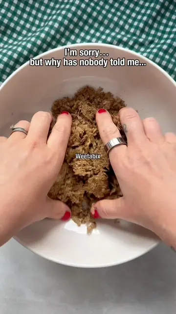 Enjoy these delicious Strawberry Weetabix Bars 🍓  But why stop there? Take the 