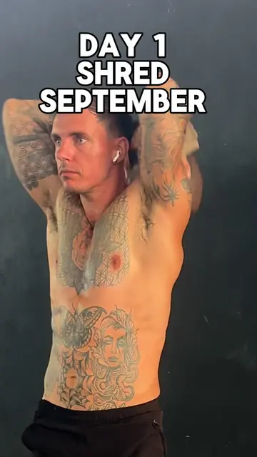 Day 1 of getting shredded by the end of September 🔥 Pullovers 🔥 Upright rows �