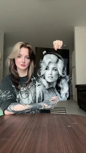 Had to paint her🖤 #dollyparton #glasspainting 
