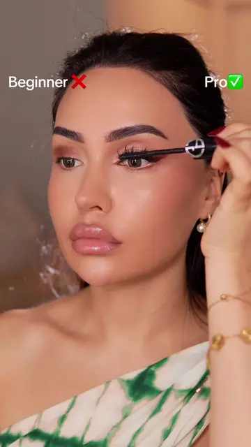 You’re not bad at eyeshadow… you’re applying it wrong 👀  Be honest which side i