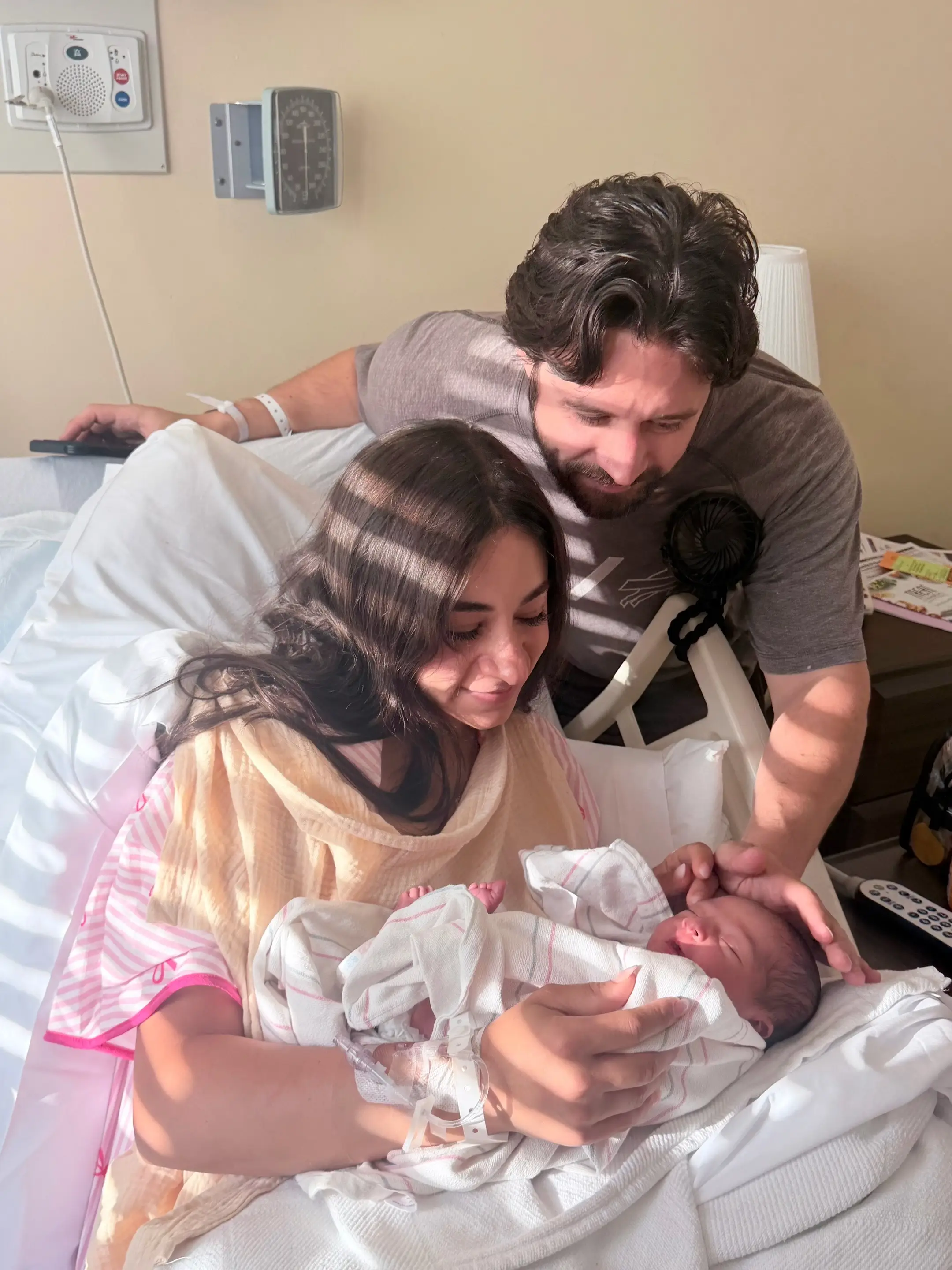 الحمدالله رب العالمين 🤍  #babygirl #delivery #givingbirth  #sheshere 