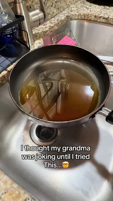 Stop pouring oil down the drain 😱do this instead!#LifeHack #momtok #KitchenHack
