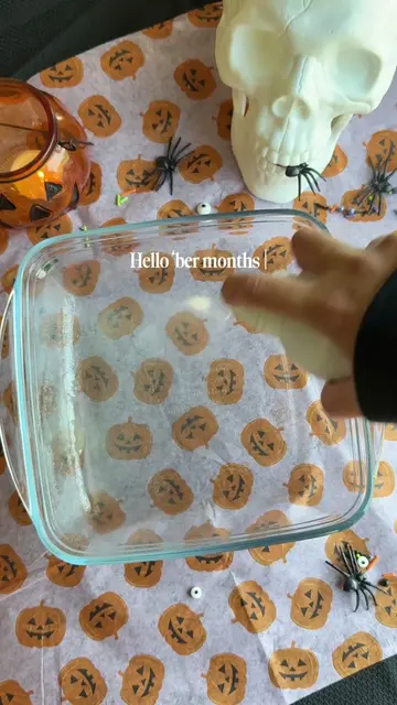 The best 4 months are finally here 🙌🏽🍂🎃👻🤎🍁🧦🕯️🧣 * Bake according to the