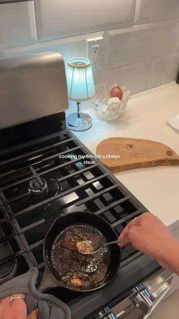 Starting solids with my almost 6 month old 🥹🥩 We started about a week before h
