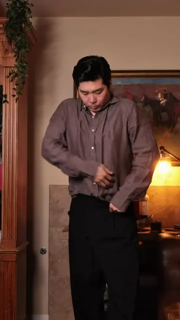 How to tuck your shirt better way 💡 #shirt #mensfashion #styletips 