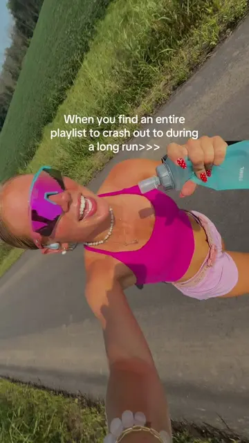 I have the playlist linked in my bio🫶🏻 #Running #crashout #runnergirl #music #