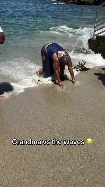 Grandma down 😭(🎥:@BeachBarzey) 