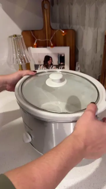 There’s something about a warm crockpot full of spinach artichoke dip that makes