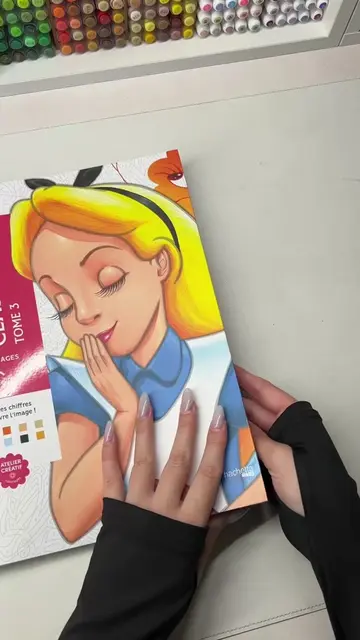 Time to relax🧘‍♀️🎀 #asmr #asmrcoloring #relaxing #arttherapy #acrylicmarkers 