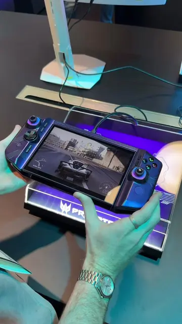Project Dual Play Mini 🤯🤯🔥🔥 A gaming handheld with a flip out screen that re