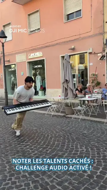 POV : Tu notes le talent de ce pianiste de rue... et la clarté du micro ! Capté 
