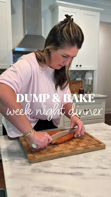 Dinner doesn’t get much easier than this! 🙌🏻 This dump & bake Kielbasa Alfredo