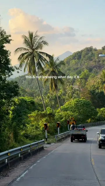 That feeling when the only plan for the day is to see where the road takes you. 