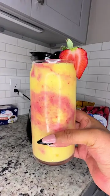 🍓🥭 STARBURST STRAWBERRY MANGO SMOOTHIE! 🥭🍓 Breakfast just got a whole lot be