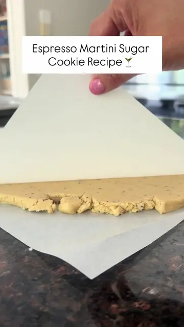 Espresso martini, but make it a sugar cookie. ☕️🍸 Rich espresso flavor baked in
