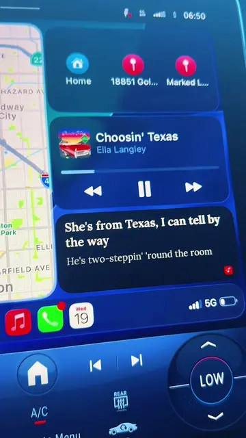 Get any lyrics on CarPlay with Lyrix 🎶 