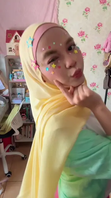 auto joget centyl kalo udah pake baju warna warni & makeup naykilla💓⭐️🧼🛼🍥🍎 