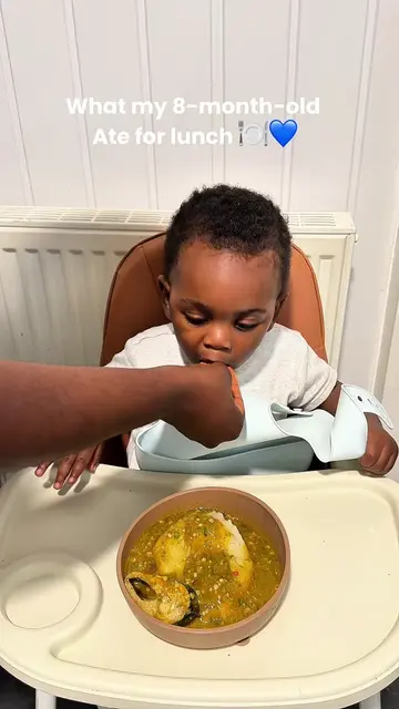 What my 8-month-old is eating for lunch 🍽️💙 Semolina + okra soup + fish 🐟🥣 A