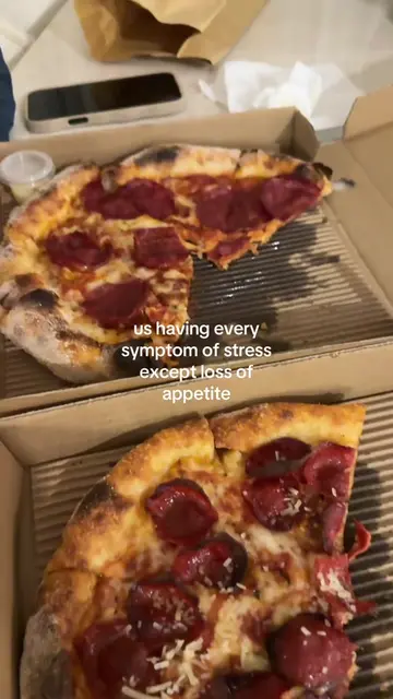 how can we lose appetite when pepperoni pizza exists 🍕🍕🤏🏻 #pizzatime #pepper