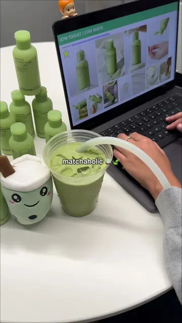 Can you tell we have a matcha obsession?? 👀 Our new Matcha Powder Wash is waiti