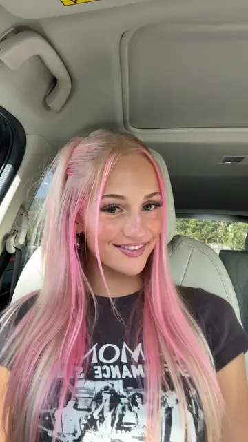 Woof woof #GlowUp #pinkhair #pinkhairgirl #blonde #barbie