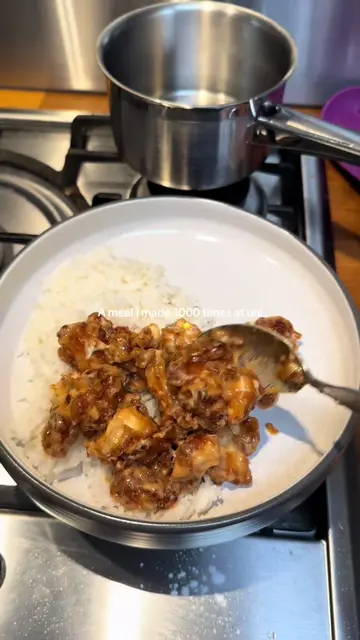 Bang bang chicken 🍗 such a staple uni meal, perfect for uni students who don’t 