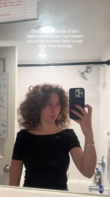 The one long strand hahaha I love #dirtydancing #hair #heatlesscurls #heatlessha