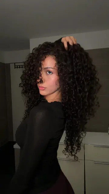 Replying to @_faatimaaa._ highly requested tutorial for my at home curl cut…enjo