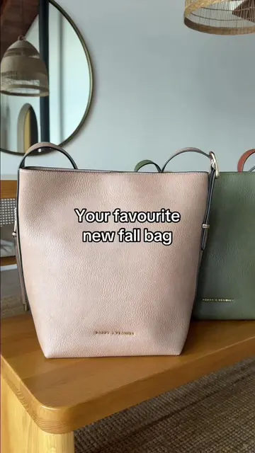 Coffee dates, city strolls, or weekend days off; The Bucket Bag is effortlessly 