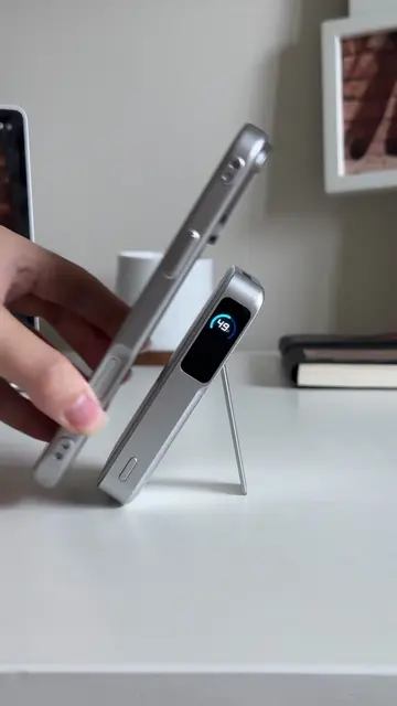Anker MagGo 2 Pro: 25W wireless charging, active cooling, and a built-in stand.#