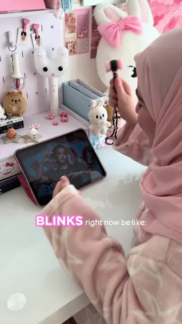 @ROSÉ where you at ૮ ․ ․ ྀིა? Blinks are blessed with the @BLΛƆKPIИK members com