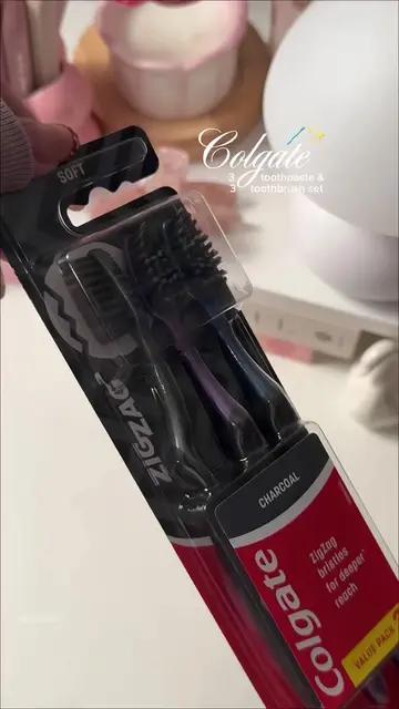 your sign to change your toothbrush 🥳 #colgate #toothpaste #colgatecharcoal #fl