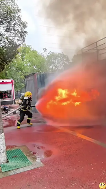 ust saving lives ❤️‍🔥🔥💪 💪#heartattack #help#firefighter#tiktokgrowthchalleng