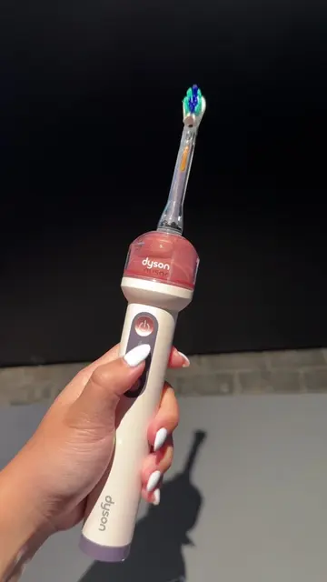 Ooopps 🫢🪥💦 and no, they did not let us actually use it in our mouth at the ev