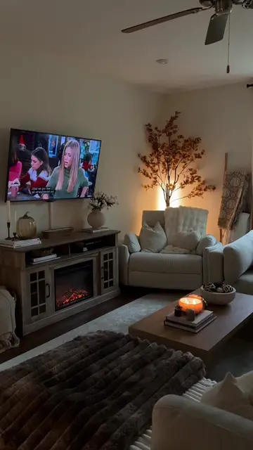 Fall in our home 🍂 #falldecor #pinterest #pinterestaesthetic #homeinspo #cozyat