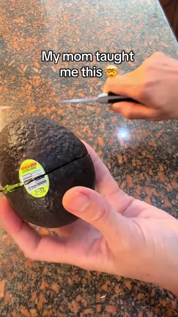 Never throw away avocados seeds!!!! 🥑 Grind the seeds from the avocado add the 