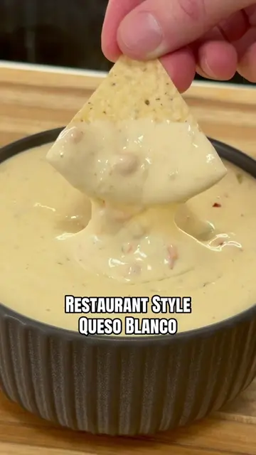 My restaurant-style Queso Blanco is ridiculously easy to make at home! 🧀🌶️  Cr
