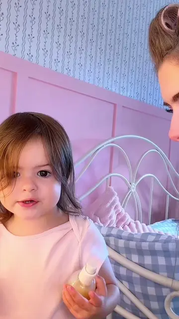 She’s bullying me🥲💕@Elizabeth&Marie #siblingsgoals #sister #sistergoals #itgir