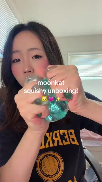@moonkattsquishy THE PEANUT IS MY FAV #moonkattsquishy #moonkattreview #squishyh