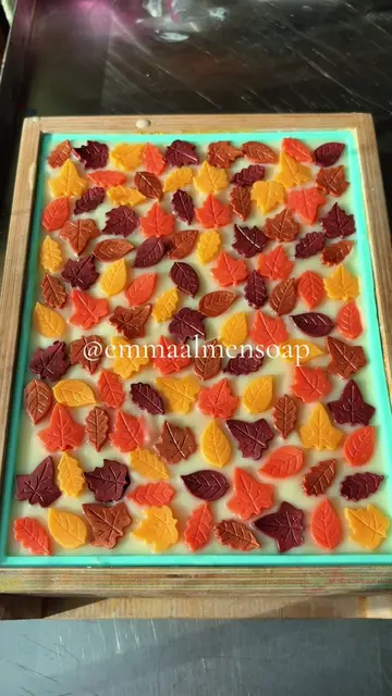 100+ Leaf Embeds Soap! 12 Inside- Hundreds on Top! 🍁🍂  #soapmaking #handmadeso