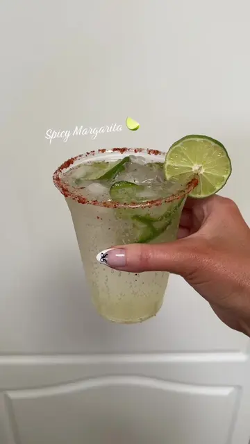 Spicy Margarita Mocktail 🍋‍🟩  #spicymargaritas #mocktail #spicymargeritamockta