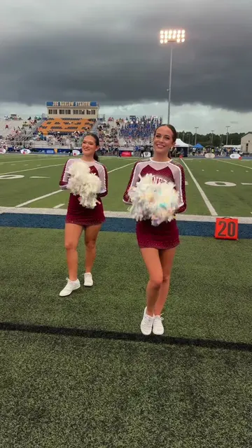 ITS GAMEDAYY🏈🫶🏼 #gameday #football #fnl #hornets #dance @𝑅𝒶𝒾𝓃𝒶𝒽⁷ 