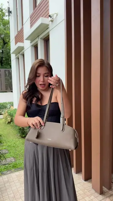 Palit bag na tayo! Ang ganda din ng Lira! 😍  To order: www.charle.international