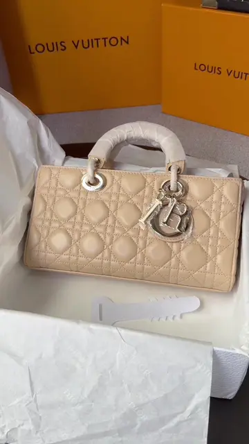 #LuxuryBags #Europe #handbags #bags #totebags 