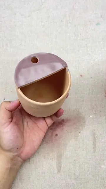 Can you guess what the end of the video is?😜🤓#potterytiktok #painting #clayart